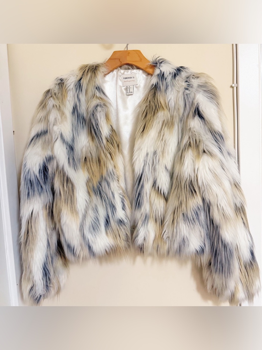 Shaggy Faux Fur Cropped Jacket in Size XS